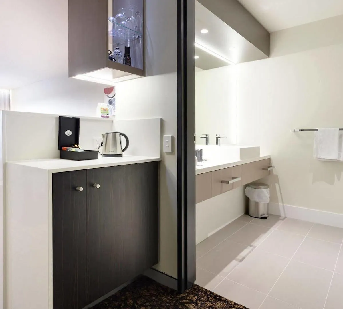 ****  Calamvale Hotel Suites And Conference Centre Brisbane Australia